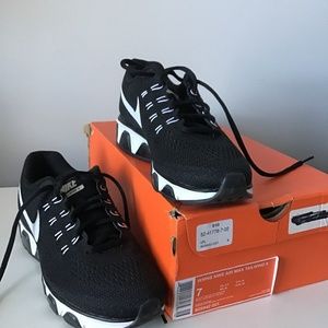 NIKE AIR MAX TRAILWINDS 8 WOMEN’S